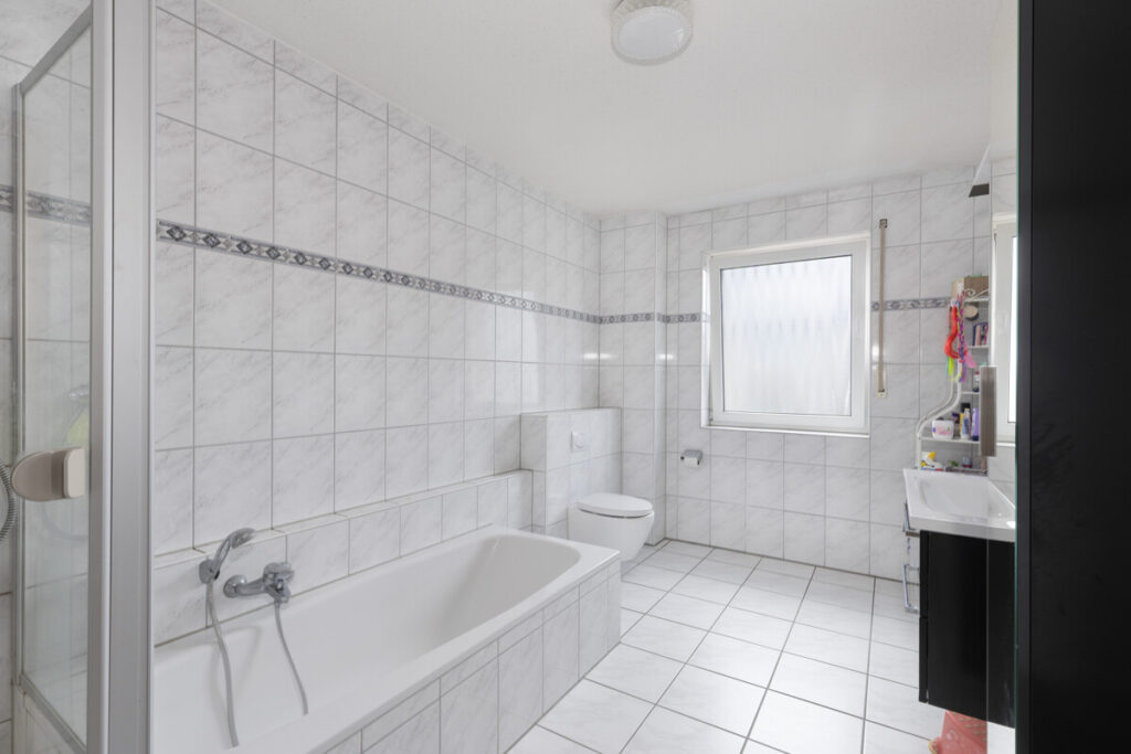 Badezimmer im OG
