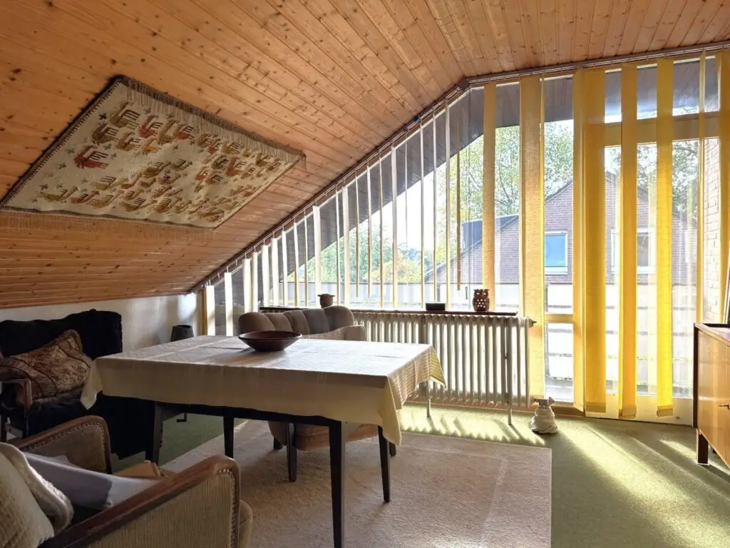 Zimmer IV im Dachgeschoss mit Loggia
